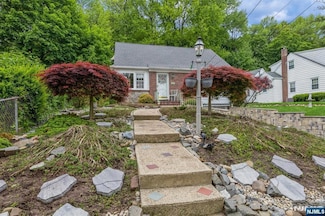 209 Jefferson Ave, Cresskill, NJ 07626