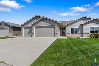 2730 E Meadowside Place, Sioux Falls, SD 57108