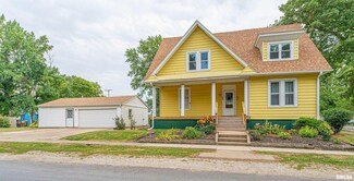 455 S East St, Greenview, IL 62642