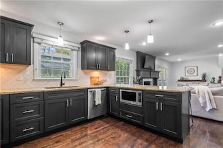 3220 W 95th St, Leawood, KS 66206