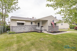 1048 Richland St, Maumee, OH 43537