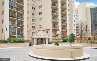1211 S Eads St Unit 406, Arlington, VA 22202