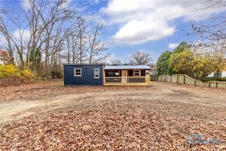 2504 Centennial Rd, Toledo, OH 43617