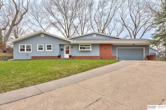 5126 S 81st St, Omaha, NE 68127