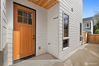 5984 26th Ave SW Unit B, Seattle, WA 98106