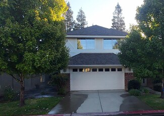 6624 N Seedlescombe Dr, Fresno, CA 93711