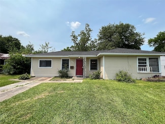 5947 Belcrest St, Houston, TX 77033