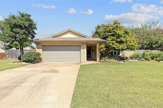 927 W J St, Jenks, OK 74037