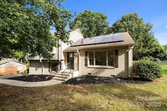 671 Archdale Dr, Charlotte, NC 28217