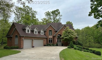 4181 Pavilion Ct Unit 25, Fenton, MI 48430