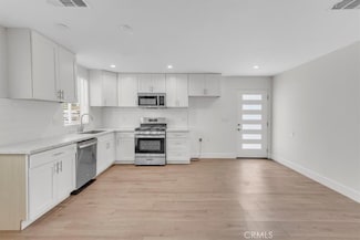 7865 Chastain Ave, Reseda, CA 91335