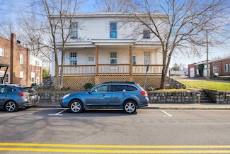 203 N Main St, Broadway, VA 22815