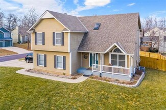 6606 W 155th St, Overland Park, KS 66223