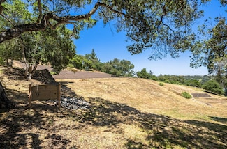 8734 Eagles Roost Rd, Salinas, CA 93907