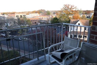 35 Park Ave Unit 5N, Suffern, NY 10901