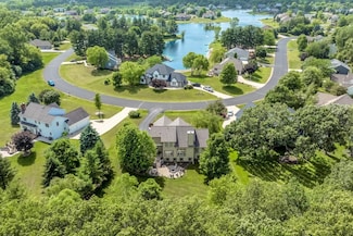 440 E Red Pine Cir, Dousman, WI 53118