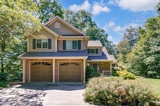 5877 Crittenden Dr, Cincinnati, OH 45244