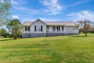 131 Lake Dr, Fair Play, SC 29643