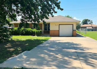 612 W Orient St, Thomas, OK 73669