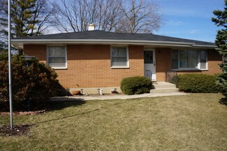2600 Theresa Ave, Waukegan, IL 60085