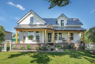 204 N Center St, Rockford, WA 99030