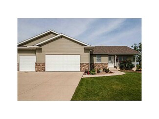 525 Ridgeview Dr, Atkins, IA 52206