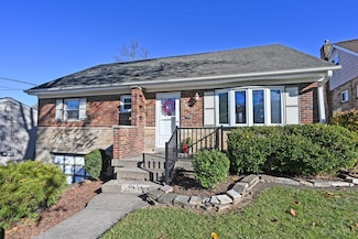 796 Kenray Ct, Cincinnati, OH 45215