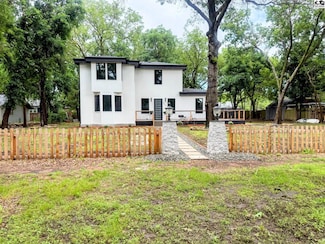 806 E 7th St, Newton, KS 67114