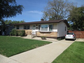 12 Mohawk Dr, Thornton, IL 60476