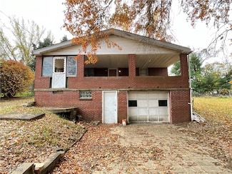122 Willow Ln, Follansbee, WV 26037