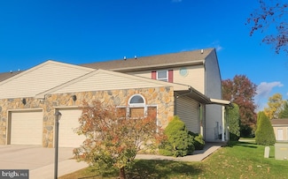 413 Springbrook Ct Unit D1, Hanover, PA 17331