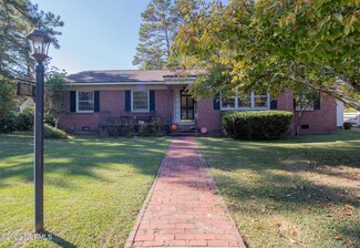1402 West Rd, Kinston, NC 28501