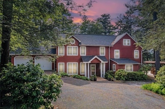 105 Waygood Way, Pocono Pines, PA 18350