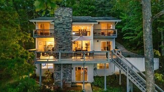 332 Walker Point Rd, Hayesville, NC 28904