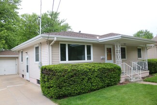 364 Benton St, Council Bluffs, IA 51503