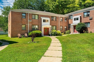 31 Lawrence Dr Unit D, White Plains, NY 10603