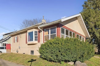 226 Campbell Ave, Waterloo, IA 50701