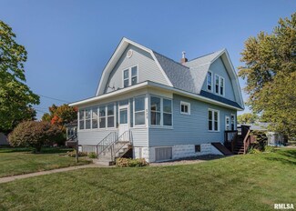 209 2nd Ave E, Milan, IL 61264