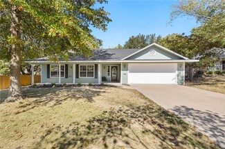 32 E 27th Cir, Fayetteville, AR 72701