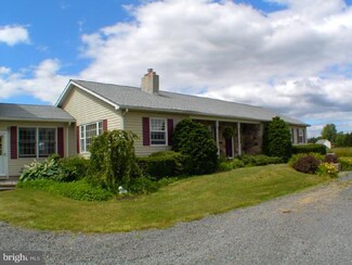 3055 Bedminster Rd, Perkasie, PA 18944