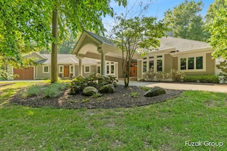 17180 Shore Oaks W, Holland, MI 49424