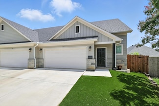 212 Wayside Ct, Bedford, TX 76021