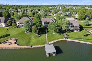 15471 Cedar Ln, Basehor, KS 66012