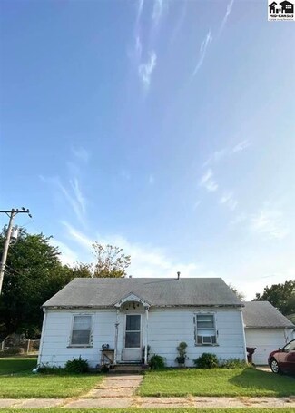 104 W Delaware St, Inman, KS 67546