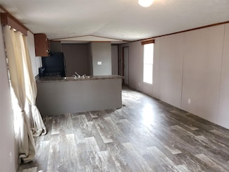 1461 Us Highway 77 Unit B, Hallettsville, TX 77964