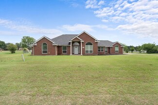 820 S Clinton Ln, Midlothian, TX 76065