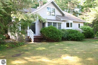 402 S Lake St, Leland, MI 49654