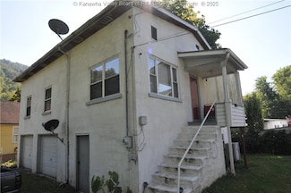 100 Oak St, Cabin Creek, WV 25035
