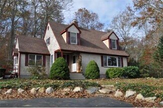 19 River Rd, Westport, MA 02790