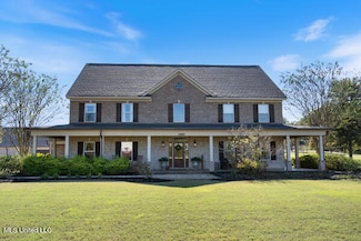 2597 Oak Manor Dr, Hernando, MS 38632